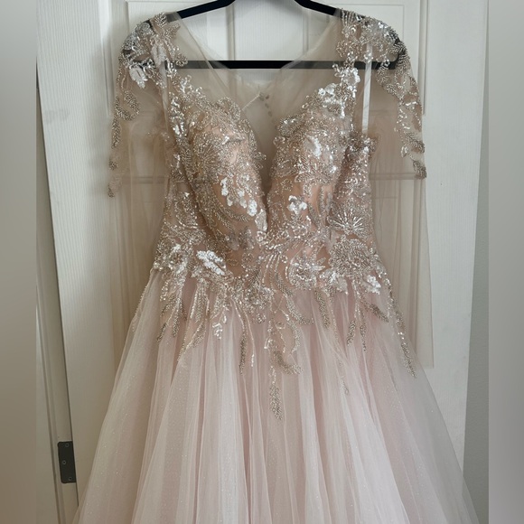 **Allure Couture's Shimmering Ethereal Gown for Unforgettable Occasions** main image 1